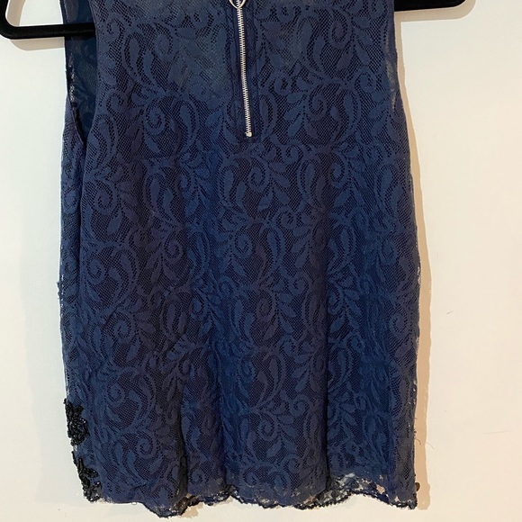 Blouse❌SOLD❌ - Picture 4 of 4